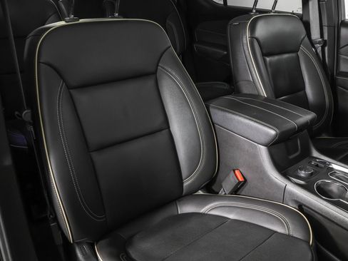 Used 2023 Chevrolet Traverse Premier w/ Redline Edition AWD/4WD image 48