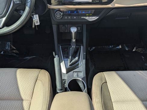 Used 2016 Toyota Corolla LE FWD image 19
