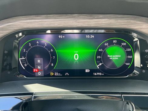 Used 2024 Volkswagen Atlas SEL Premium R-Line image 13