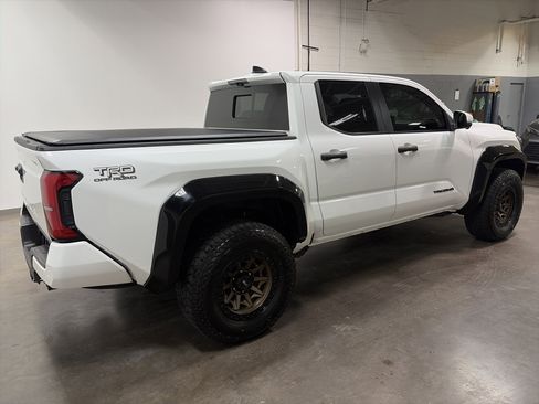 Used 2024 Toyota Tacoma TRD Off-Road w/ TRD Off Road Premium Package image 3