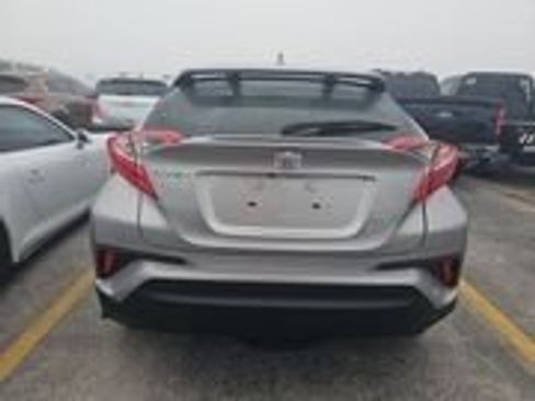 Used 2019 Toyota C-HR LE image 5