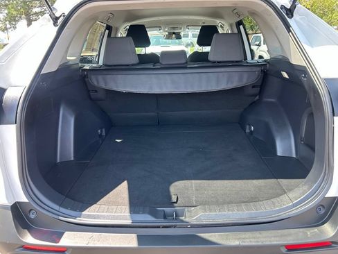 Used 2025 Toyota RAV4 XLE AWD/4WD image 18