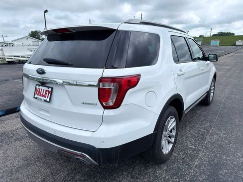 Used 2017 Ford Explorer XLT FWD image 7