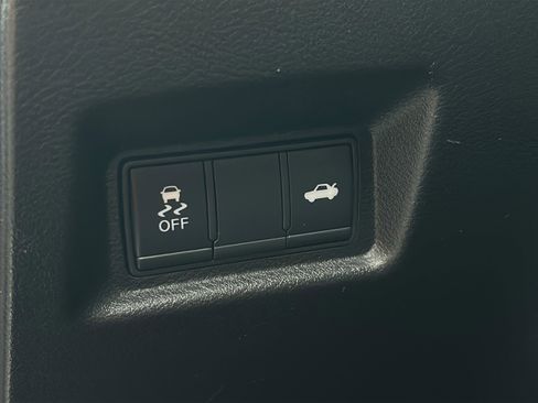 Used 2021 INFINITI Q50 Luxe image 16