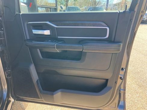 Used 2024 RAM 2500 Big Horn w/ Sport Appearance Package AWD/4WD image 8