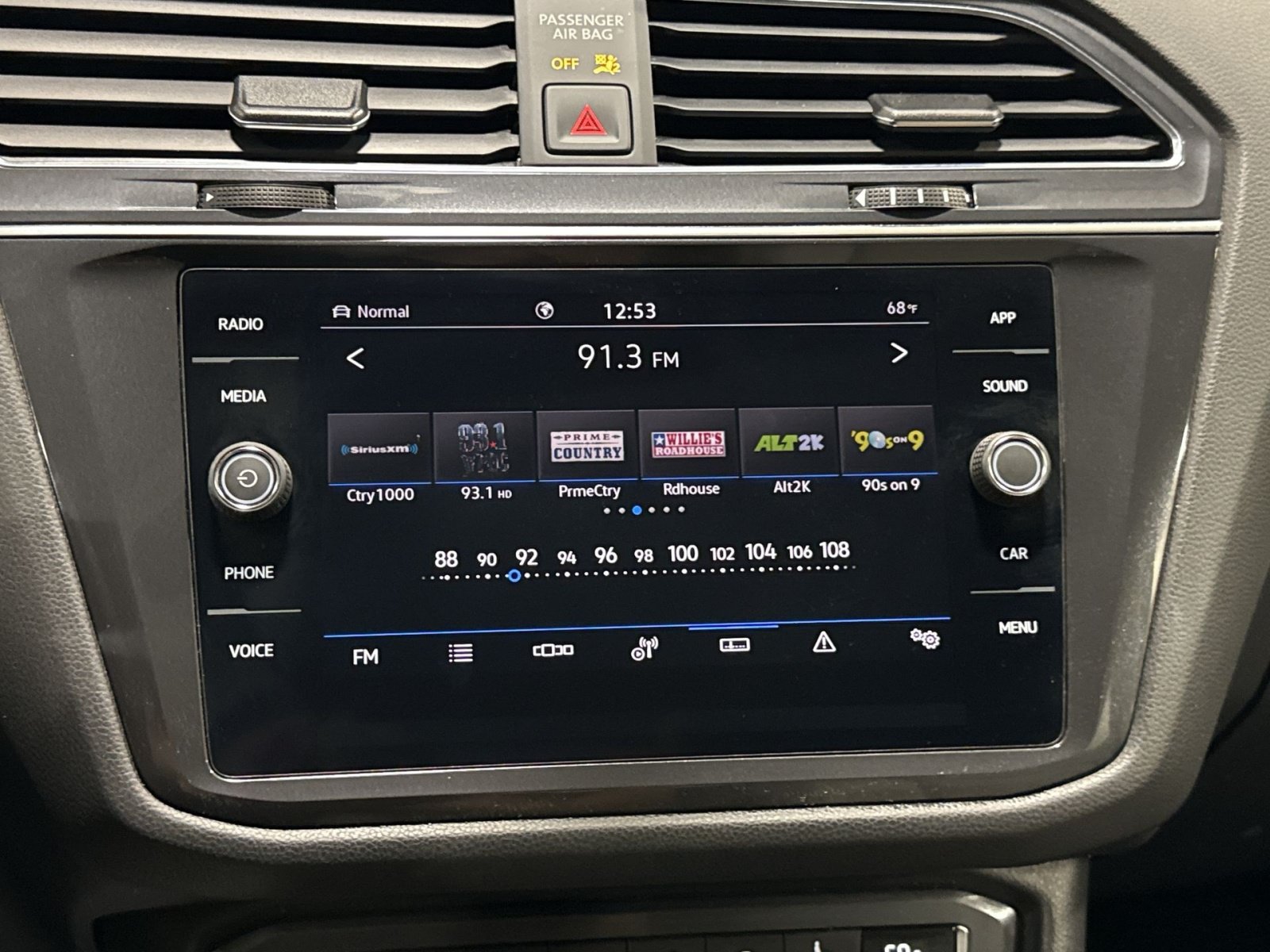 Used 2021 Volkswagen Tiguan SE AWD/4WD image 18