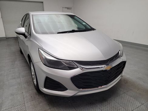 Used 2019 Chevrolet Cruze LT FWD image 14