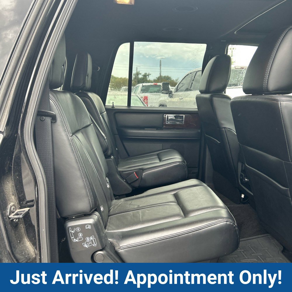 Used 2017 Lincoln Navigator L Select RWD image 12