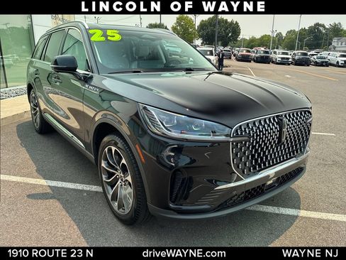 Certified 2025 Lincoln Aviator Reserve w/ Illumination Package AWD/4WD image 10