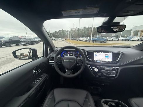 New 2026 Chrysler Pacifica Select w/ S Appearance Package image 13