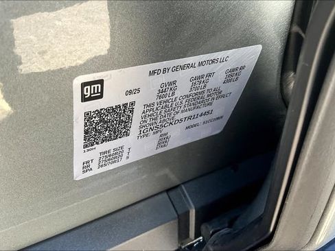 New 2026 Chevrolet Suburban LT RWD image 13