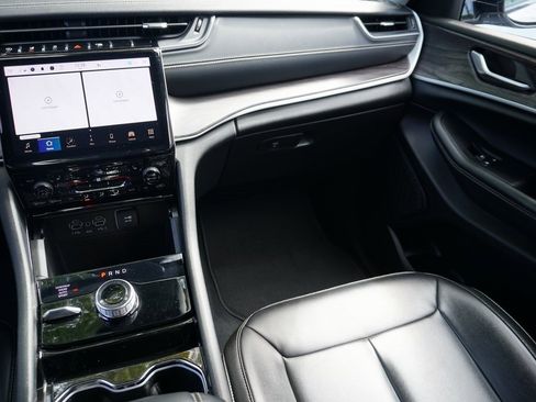 Used 2023 Jeep Grand Cherokee L Limited image 22