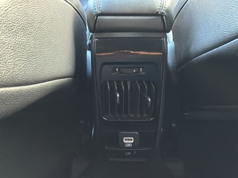 Used 2025 Jeep Compass Limited AWD/4WD image 17