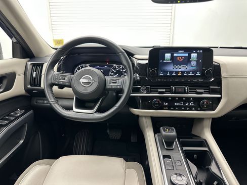 Used 2022 Nissan Pathfinder SL AWD/4WD image 28
