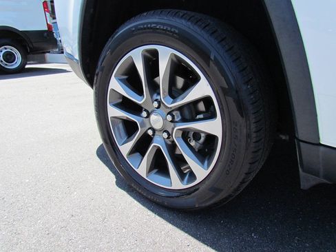 Used 2018 Jeep Grand Cherokee Limited RWD image 31