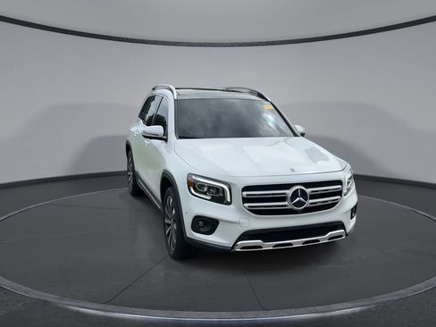 Used 2020 Mercedes-Benz GLB 250 w/ Premium Package image 3