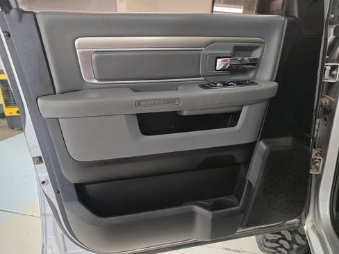 Used 2019 RAM 1500 Classic SLT AWD/4WD image 23