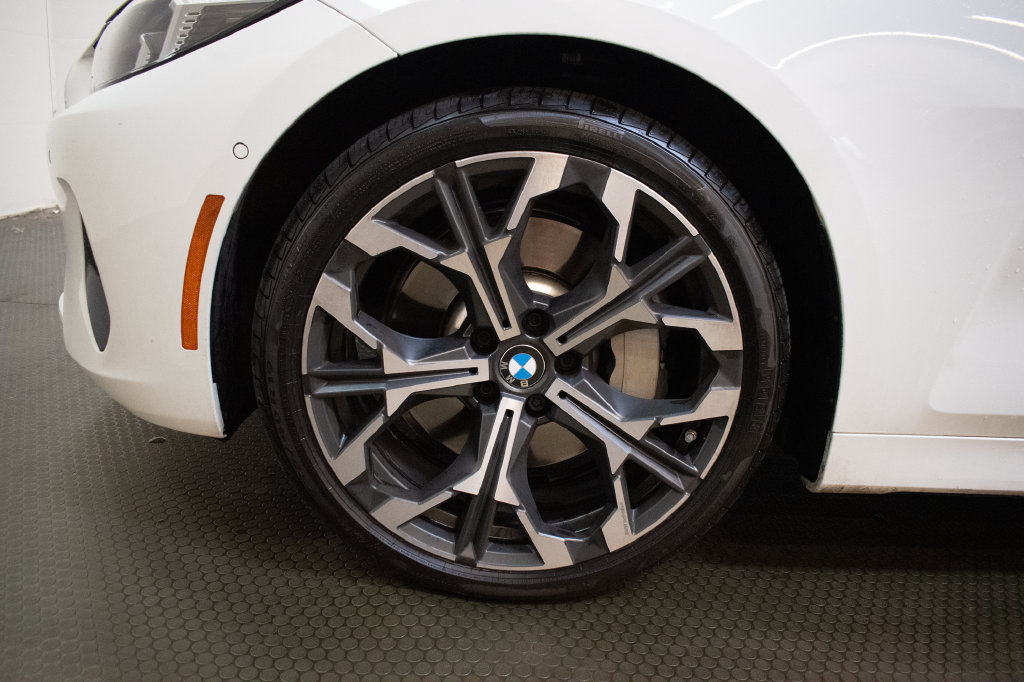 Used 2026 BMW 430i xDrive Convertible w/ Parking Assistance Package AWD/4WD image 13