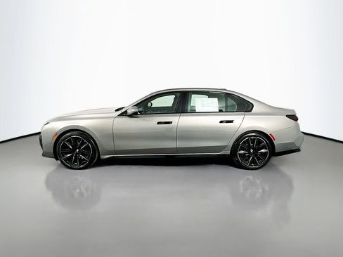 Used 2025 BMW i7 eDrive50 w/ Executive Package image 8