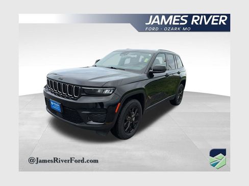 Used 2025 Jeep Grand Cherokee Altitude image 1
