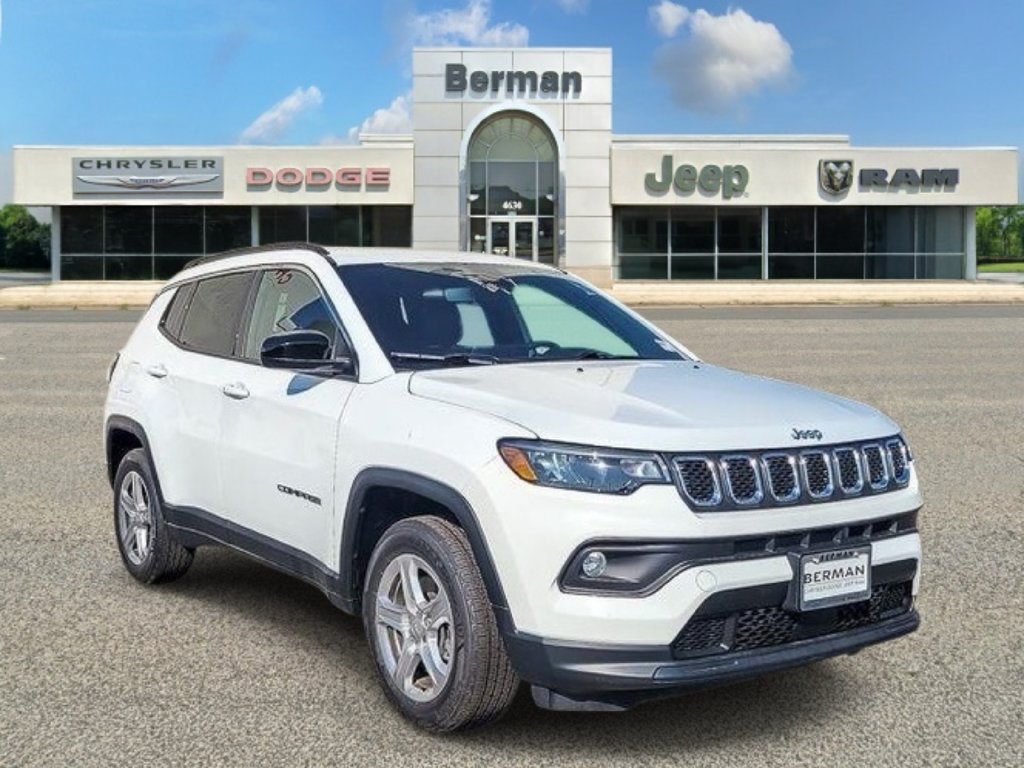 Used 2023 Jeep Compass Latitude AWD/4WD image 7