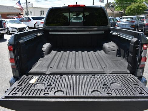 Used 2024 Nissan Frontier SV w/ SV Convenience Package AWD/4WD image 7