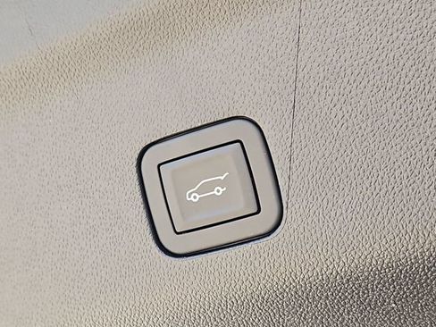 Used 2025 GMC Yukon AT4 Ultimate w/ LPO, Floor Liner Package image 7