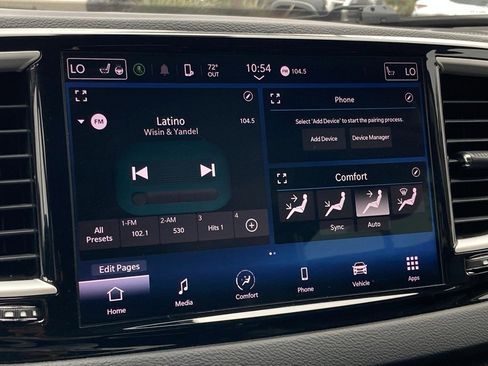 Used 2023 Chrysler Pacifica Touring-L image 21