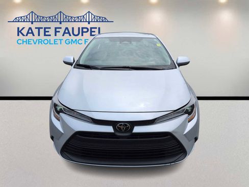 Used 2024 Toyota Corolla LE FWD image 2