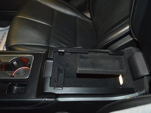 Used 2025 Lincoln Corsair Reserve image 23