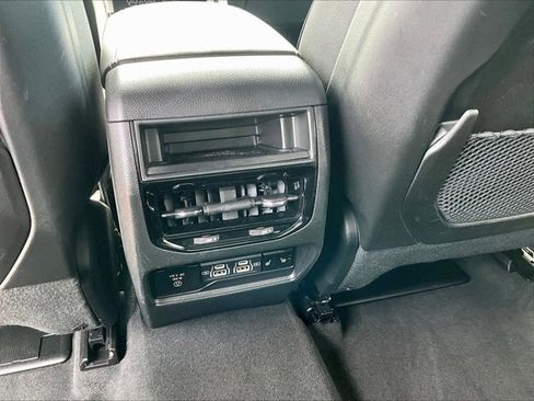 Used 2024 Jeep Grand Cherokee Limited image 24