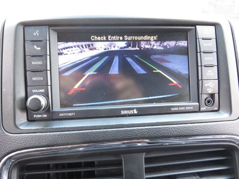 Used 2018 Dodge Grand Caravan GT image 17