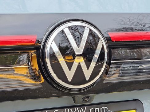 New 2026 Volkswagen Taos SE AWD/4WD image 21