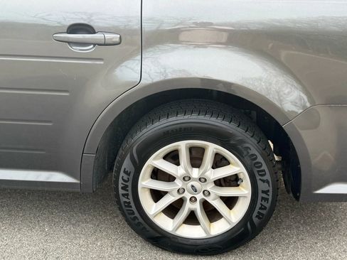 Used 2018 Ford Flex SE image 6