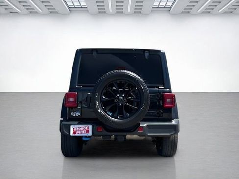 Used 2023 Jeep Wrangler Unlimited Sahara image 5