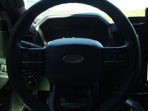 Used 2023 Ford F150 Lightning Platinum AWD/4WD image 21