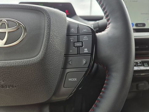 Used 2026 Toyota Prius Plug-In Hybrid FWD image 31