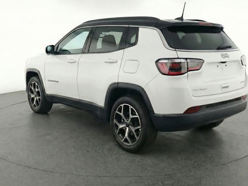 Used 2025 Jeep Compass Limited image 6