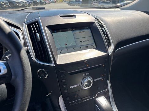 Used 2017 Ford Edge Titanium w/ Equipment Group 301A FWD image 21