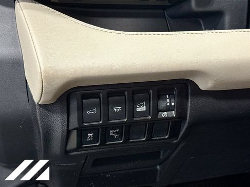 Used 2022 Subaru Ascent Touring AWD/4WD image 9