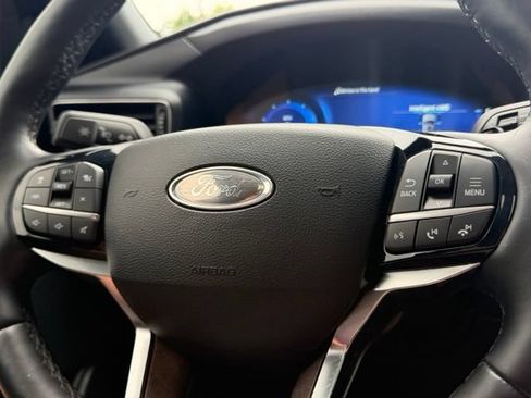 Used 2021 Ford Explorer Platinum w/ Equipment Group 601A AWD/4WD image 17