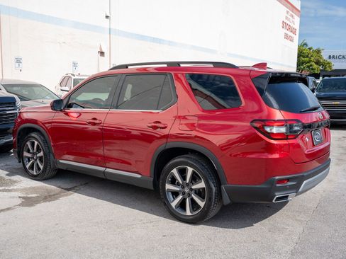 Certified 2025 Honda Pilot Touring image 7