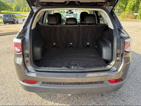 Used 2019 Jeep Compass Latitude image 43