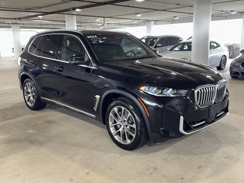 Certified 2024 BMW X5 sDrive40i w/ Executive Package image 1