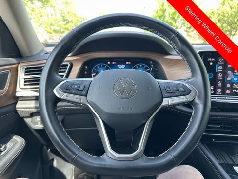 Used 2025 Volkswagen Atlas SE AWD/4WD image 39