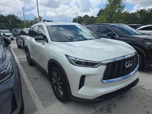 Certified 2023 INFINITI QX60 Luxe w/ Cargo Package FWD image 11