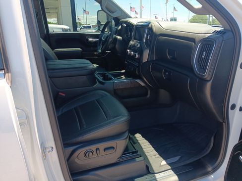 Used 2023 GMC Sierra 3500 Denali w/ Denali Ultimate Package AWD/4WD image 17