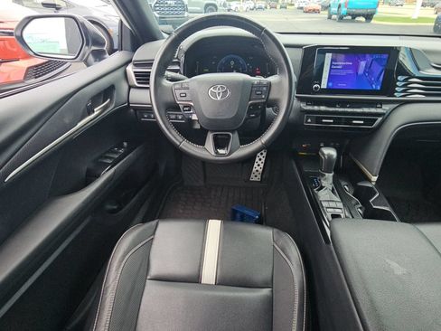 Certified 2025 Toyota Camry SE FWD image 9