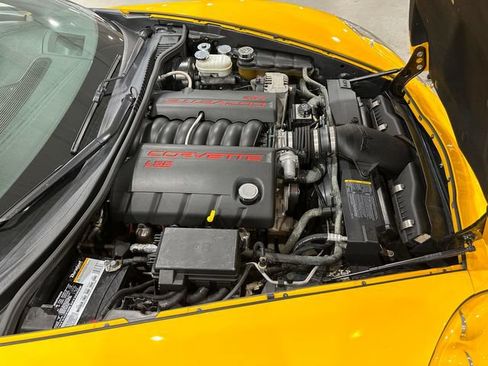 Used 2005 Chevrolet Corvette Coupe w/ Preferred Equipment Group RWD image 28