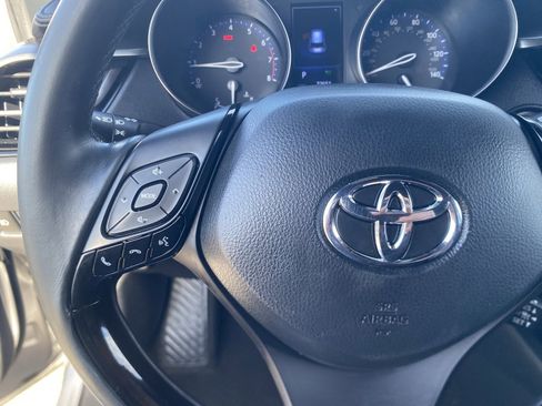 Used 2018 Toyota C-HR XLE image 25